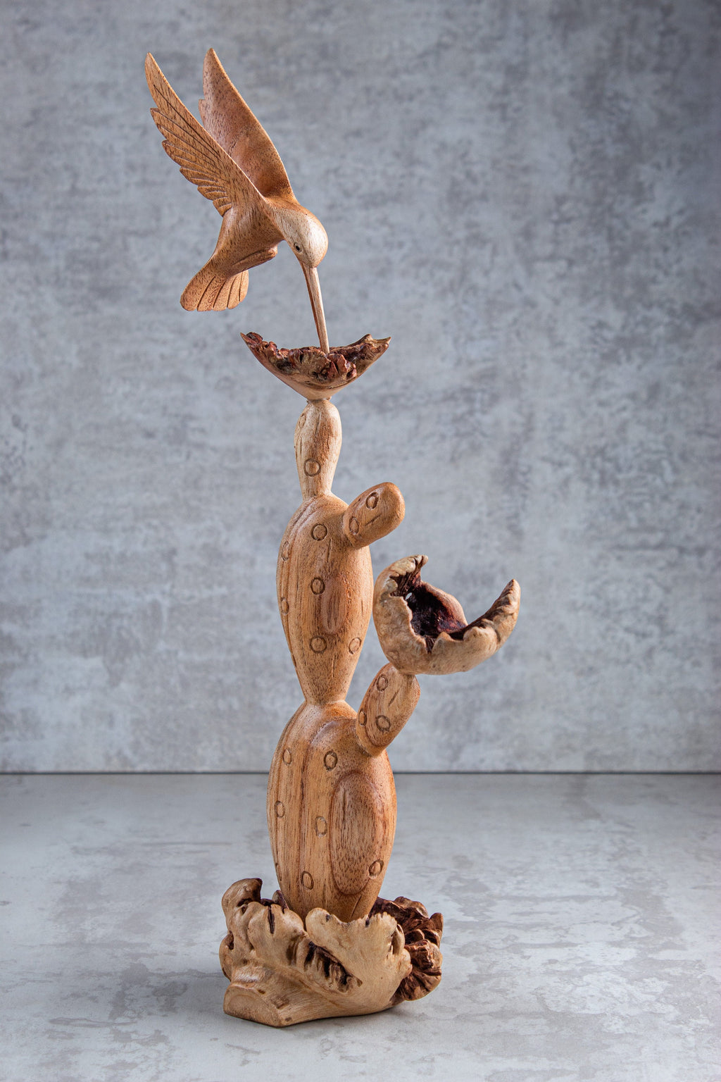 Wooden hummingbird with cactus flower parasite wood decor